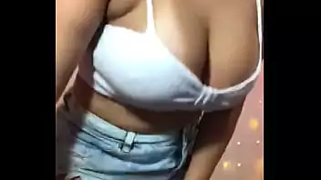 Punheta guiada morena provando shorts pedindo leite porno 