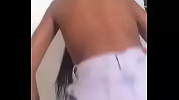 Anny alves dançando funk Barbie  dançando deep house igual uma vadia na cam 