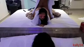 Aline Teless brincando com amante na frente do corno xxx Levei minha esposa para um amigo satisfazer sua vontade de gozar nela 