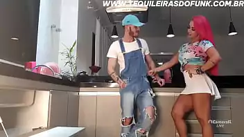 fazendo tiktok pelada Vídeos dos Fans 3-Coroa Gostosa na Cozinha-Motoboy Fazendo Hora Extra na Buceta da Telefonista-Trio de Peladas na Piscin 