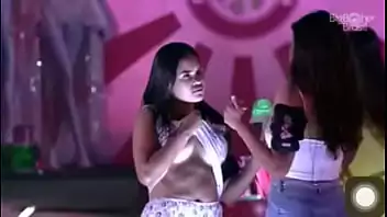 mulheres do bbb 25 pagando peitinho Videos de Sexo 